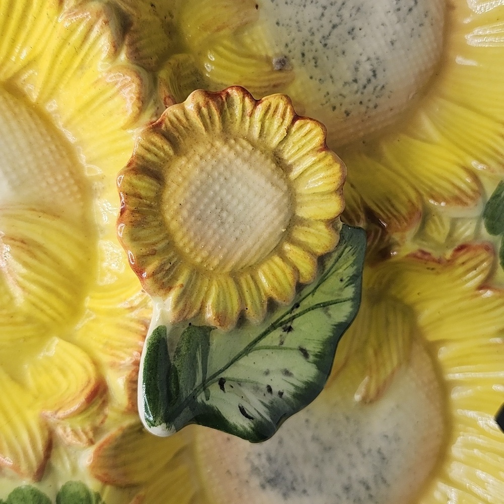 Sunflower Divided Dish With Raised Center Handle Vintage - Picture 3 of 7